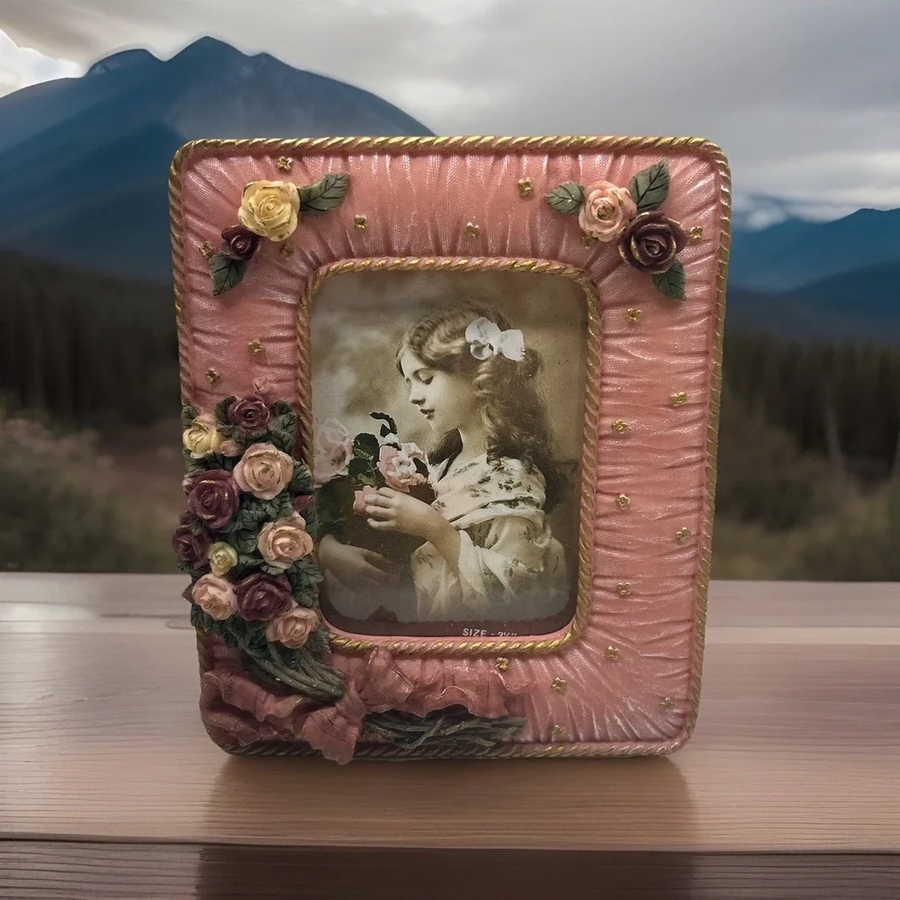Vintage Pink Resin 3D Floral‎ Rose Picture Frame 3.5x5 Unbranded Décor